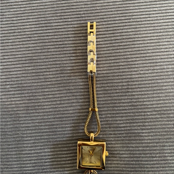 Elegant Gold Square Women's Watch - Picture 5 of 7